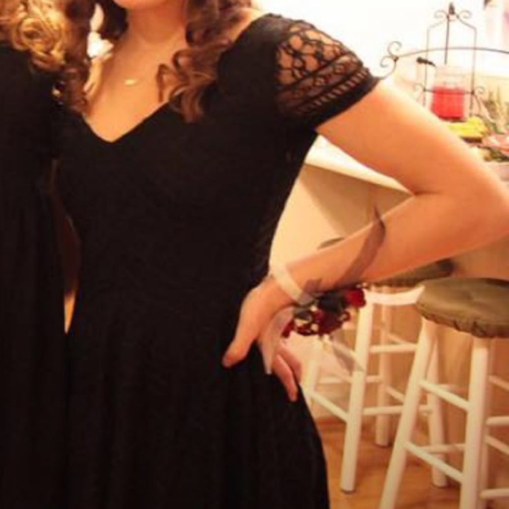 Forever 21 black lace dress
